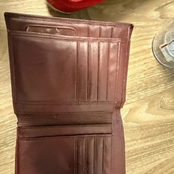 BUXTON Women's BROWN GENUINE LEATHER Snap & Kiss Lock CARD/CASH BIFOLD WALLET - Picture 5 of 5